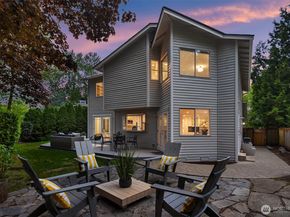 933 6th Place S, Kirkland WA 98033