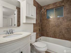 933 6th Place S, Kirkland WA 98033