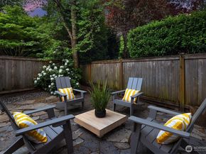933 6th Place S, Kirkland WA 98033