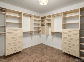 933 6th Place S, Kirkland WA 98033