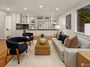 933 6th Place S, Kirkland WA 98033