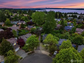 933 6th Place S, Kirkland WA 98033