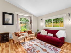 11837 Venice Loop NE, Bainbridge Island WA 98110
