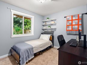 11837 Venice Loop NE, Bainbridge Island WA 98110