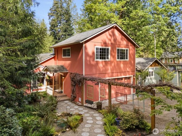11837 Venice Loop NE, Bainbridge Island WA 98110
