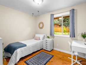 11837 Venice Loop NE, Bainbridge Island WA 98110