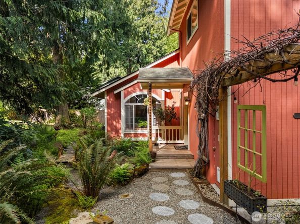 11837 Venice Loop NE, Bainbridge Island WA 98110