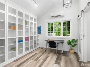 11837 Venice Loop NE, Bainbridge Island WA 98110