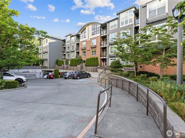 16275 NE 85th Street 414, Redmond WA 98052