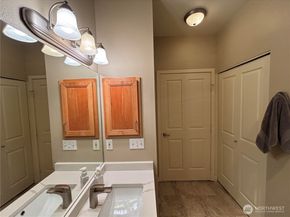 16275 NE 85th Street 414, Redmond WA 98052