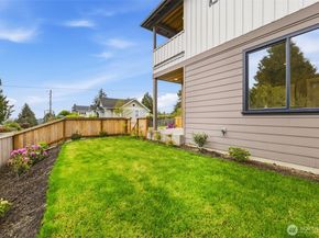 10202 44th Avenue SW, Seattle WA 98146