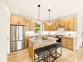 10202 44th Avenue SW, Seattle WA 98146