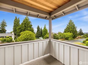 10202 44th Avenue SW, Seattle WA 98146