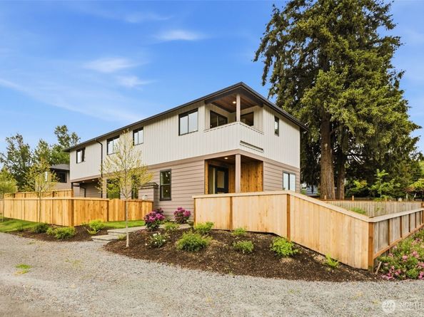 10202 44th Avenue SW, Seattle WA 98146