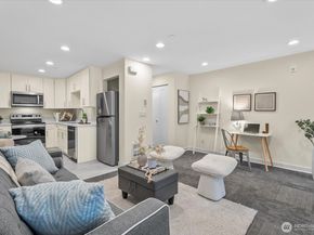 6440 139th Place NE 4, Redmond WA 98052