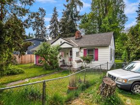 8315 Ravenna Avenue NE, Seattle WA 98115