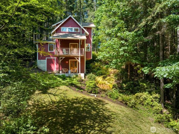 7026 Island Center Road NE, Bainbridge Island WA 98110