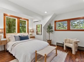 7026 Island Center Road NE, Bainbridge Island WA 98110