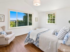 7044 50th Avenue NE, Seattle WA 98115