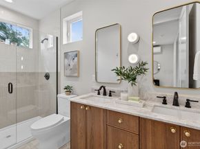 11737 40th Avenue NE B, Seattle WA 98125
