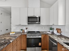 11737 40th Avenue NE B, Seattle WA 98125