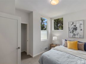 18309 11TH Avenue NE B, Shoreline WA 98155