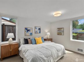 18309 11TH Avenue NE B, Shoreline WA 98155
