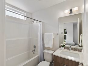 18309 11TH Avenue NE B, Shoreline WA 98155