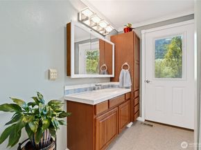 975 Front Street S, Issaquah WA 98027