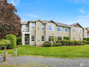 515 241st Lane SE W2, Sammamish WA 98074