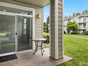 515 241st Lane SE W2, Sammamish WA 98074