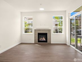 515 241st Lane SE W2, Sammamish WA 98074