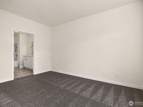 515 241st Lane SE W2, Sammamish WA 98074