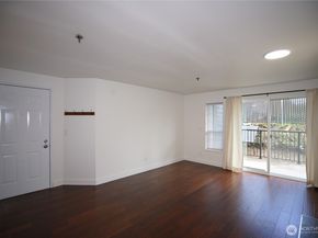 215 SW 100th Street B102, Everett WA 98201