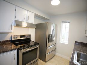 215 SW 100th Street B102, Everett WA 98201