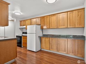 19428 Aurora Avenue N 131, Shoreline WA 98133