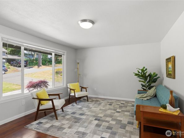 847 NE Michelle Court, Bremerton WA 98311
