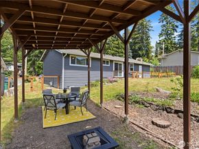847 NE Michelle Court, Bremerton WA 98311