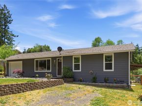 847 NE Michelle Court, Bremerton WA 98311