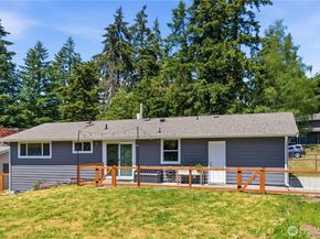 847 NE Michelle Court, Bremerton WA 98311