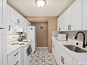 1415 2nd Avenue 1404, Seattle WA 98101