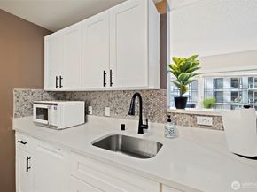 1415 2nd Avenue 1404, Seattle WA 98101