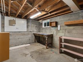 16604 11th Avenue SW, Burien WA 98166
