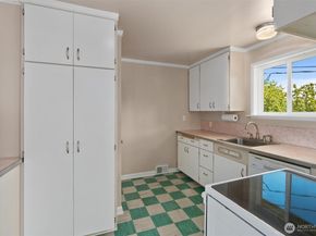 16604 11th Avenue SW, Burien WA 98166