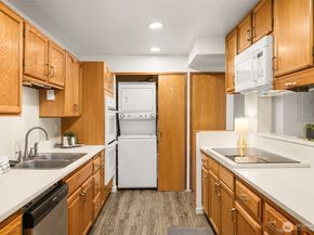 1019 156th Avenue NE B2, Bellevue WA 98007