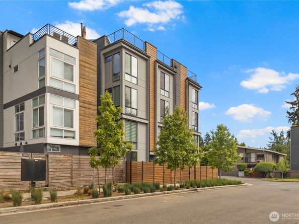 12002 31st Avenue NE, Seattle WA 98125