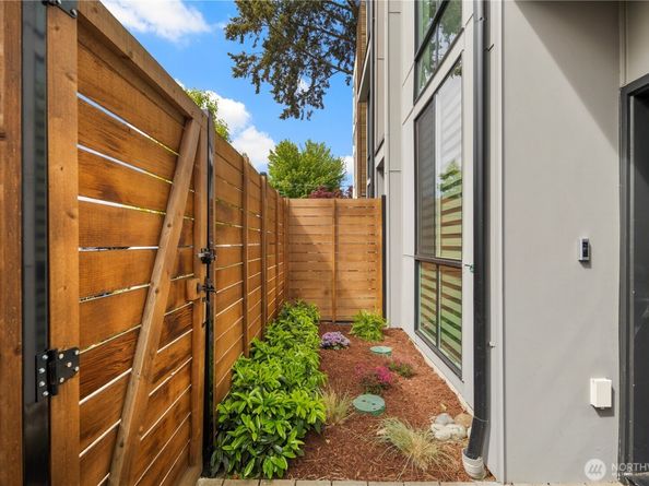12002 31st Avenue NE, Seattle WA 98125
