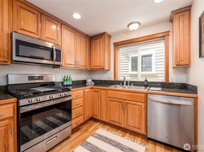8517 B Stone Avenue N, Seattle WA 98103