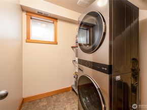8517 B Stone Avenue N, Seattle WA 98103