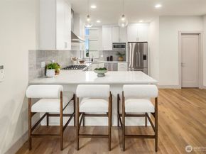 1516 Bigelow Avenue N, Seattle WA 98109